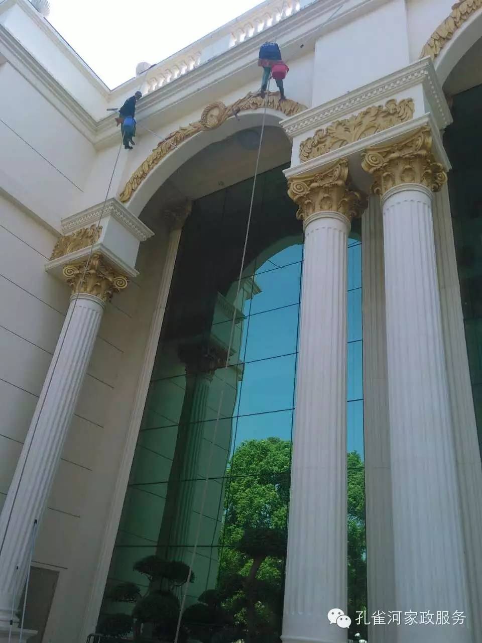 廈門(mén)孔雀河工程部在行動(dòng)——高空外墻清洗記