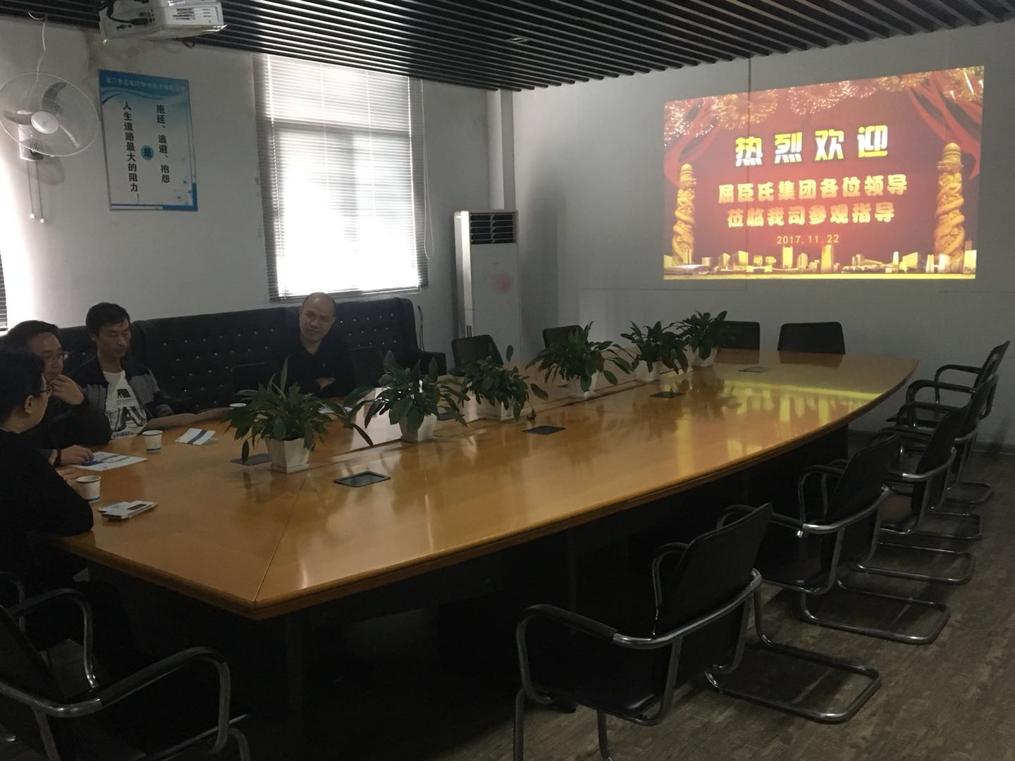 �y�������������������